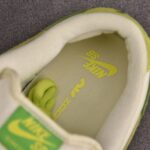 (BEST) Nike SB Dunk Low 'SOUR APPLE'