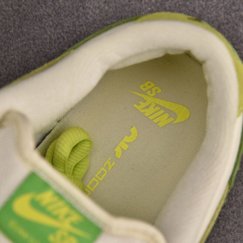 (BEST) Nike SB Dunk Low 'SOUR APPLE'