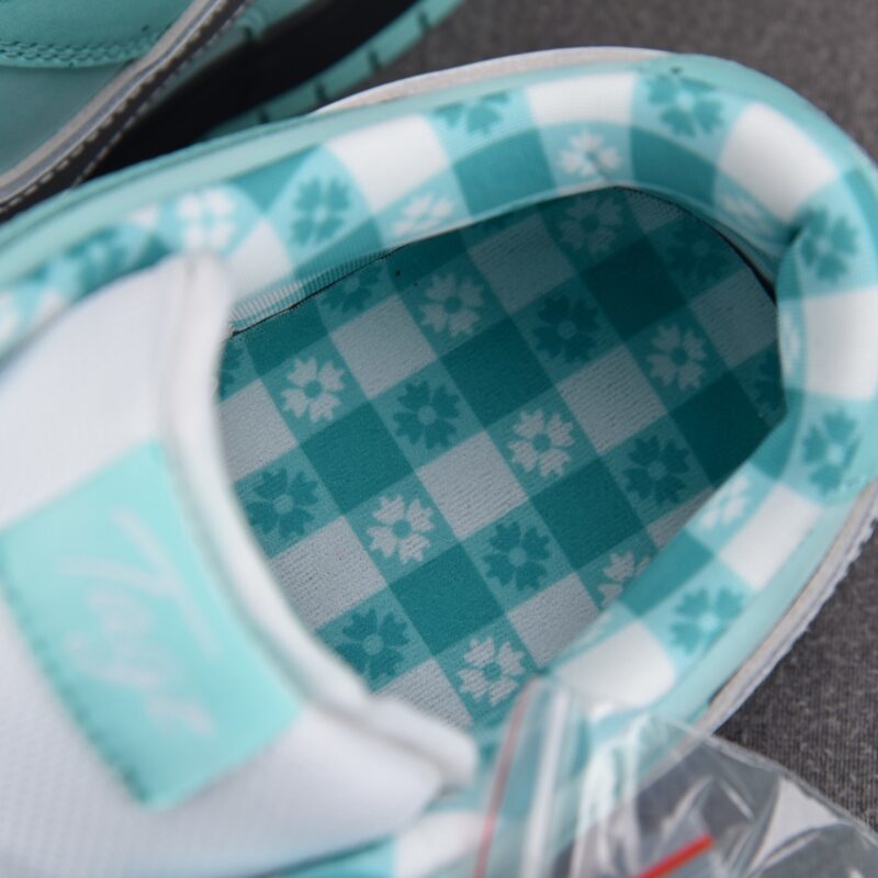 (BEST) Nike SB Dunk Low x CONCEPTS Tiffany Lobster