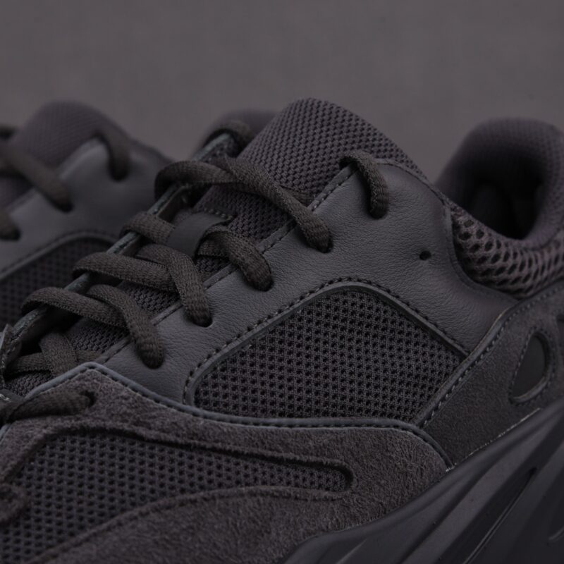 (BEST) adidas Yeezy Boost 700 'Utility Black'