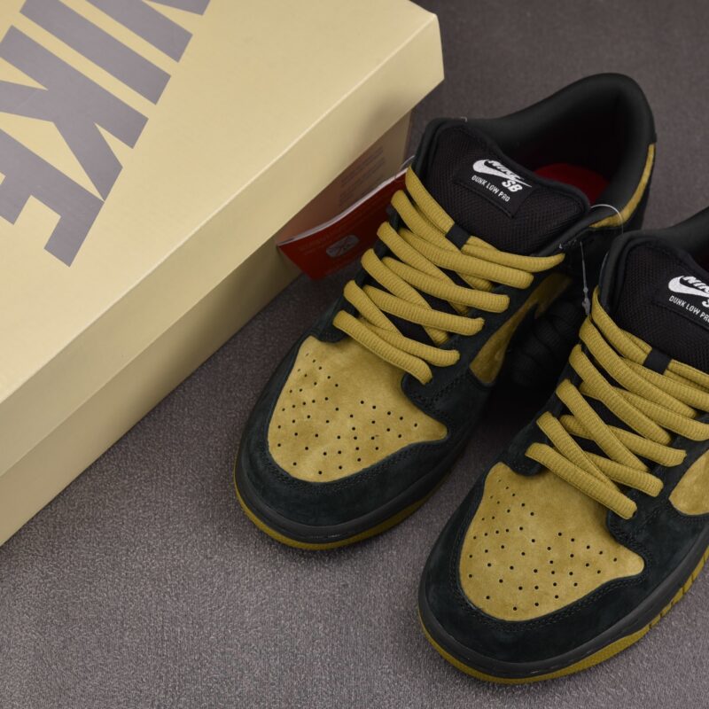 (BEST) Nike SB Dunk Low Supreme 94 'CAMPER GREEN'