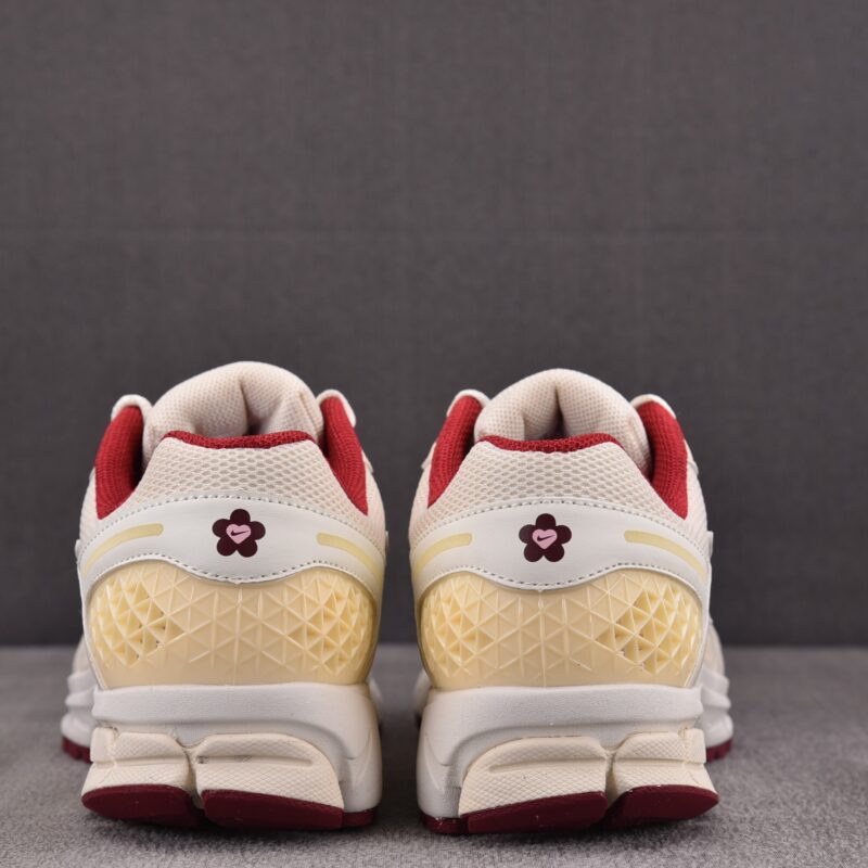 (BEST) Nike Zoom Vomero 5 'VALENTINE'S DAY'