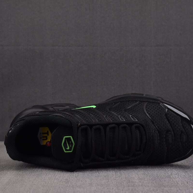 (BEST) Nike Air Max Plus 'BLACK GREEN STRIKE'