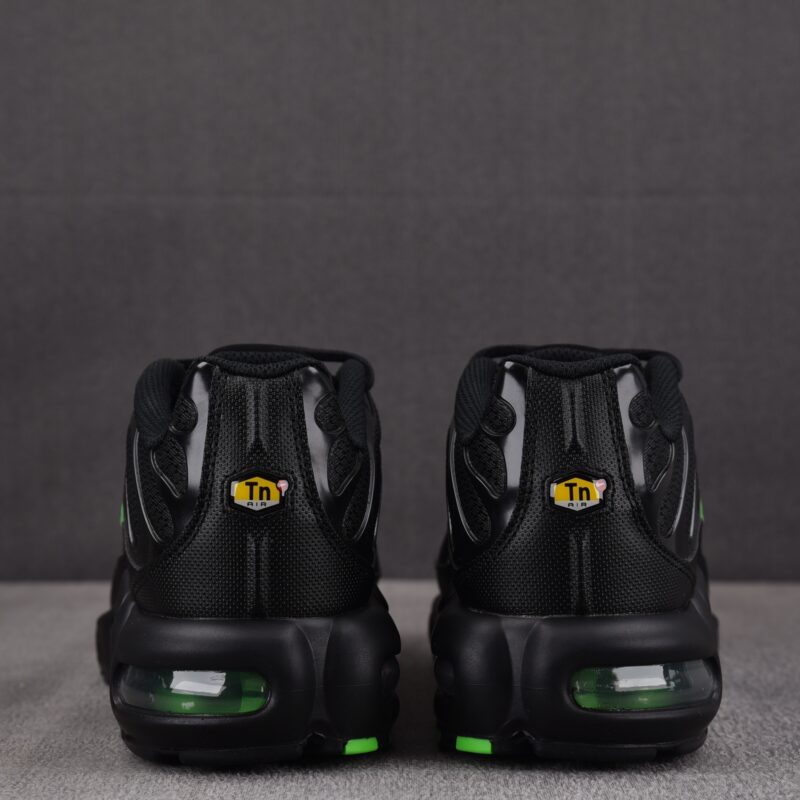 (BEST) Nike Air Max Plus 'BLACK GREEN STRIKE'