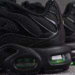 (BEST) Nike Air Max Plus 'BLACK GREEN STRIKE'