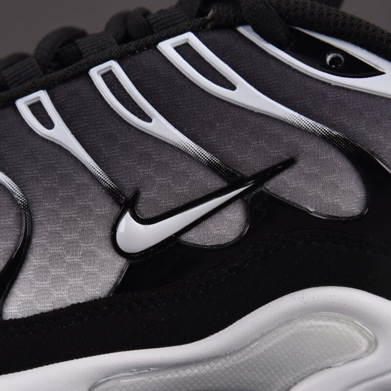 (BEST) Nike Air Max Plus 'BLACK METALLIC SILVER'