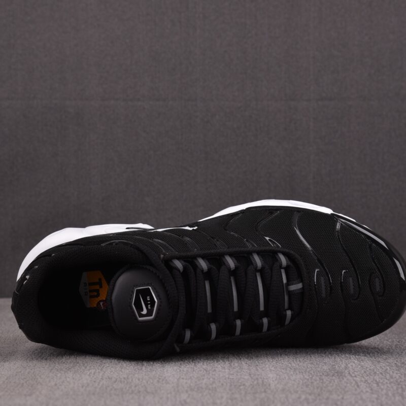 (BEST) Nike Air Max Plus 'BLACK WHITE'