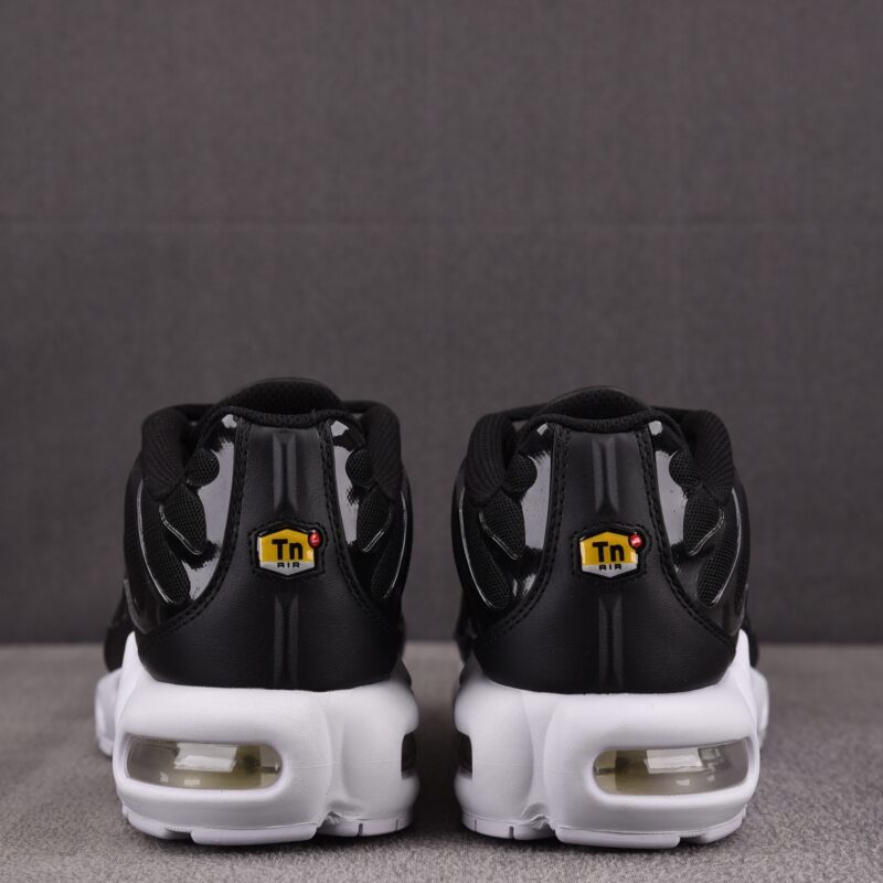 (BEST) Nike Air Max Plus 'BLACK WHITE'