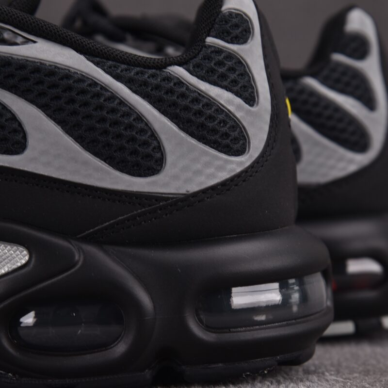 (BEST) Nike Air Max Plus Premium 'BLACK REFLECTIVE SILVER'