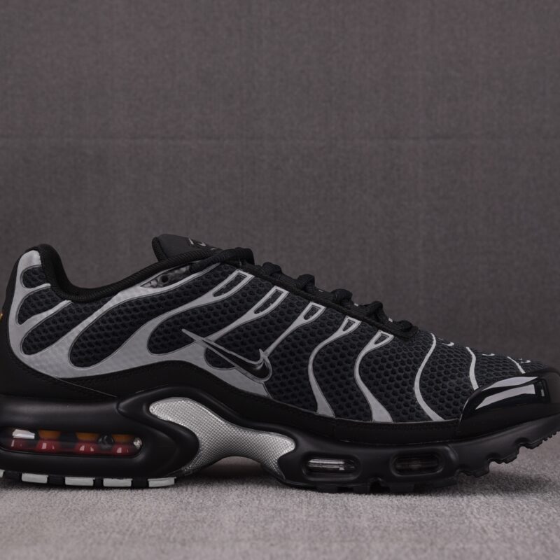 (BEST) Nike Air Max Plus Premium 'BLACK REFLECTIVE SILVER'