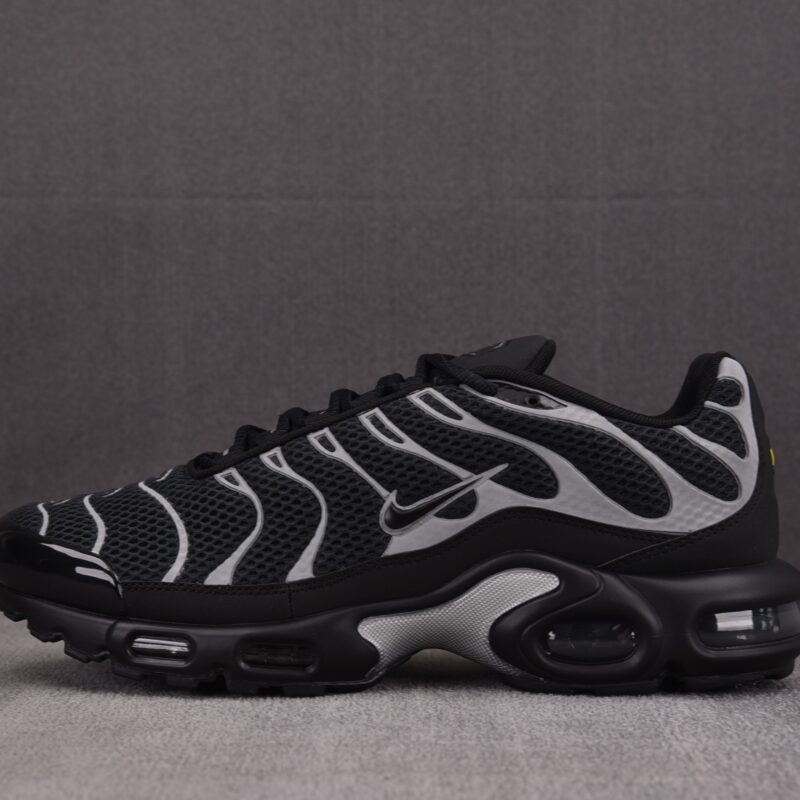 (BEST) Nike Air Max Plus Premium 'BLACK REFLECTIVE SILVER'