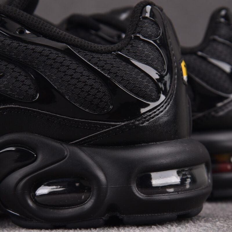 (BEST) Nike Air Max Plus 'TRIPLE BLACK'