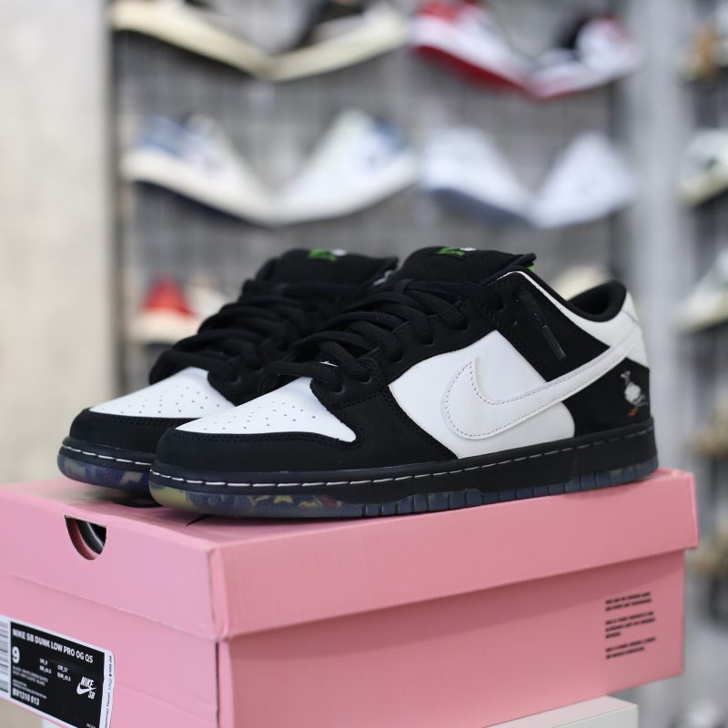 (BEST) Nike SB Dunk Low 'PANDA PIGEON'