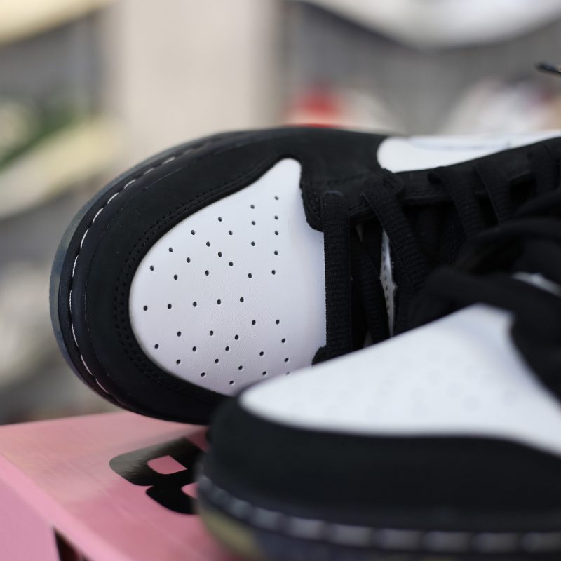 (BEST) Nike SB Dunk Low 'PANDA PIGEON'