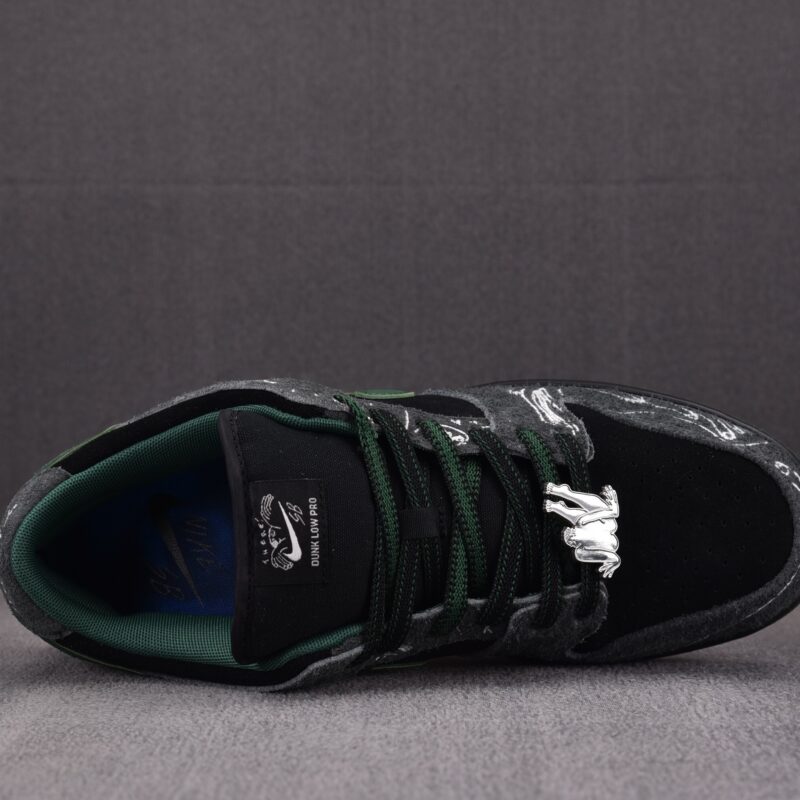 (BEST) Nike SB Dunk Low 'THERE SKATEBOARDS'