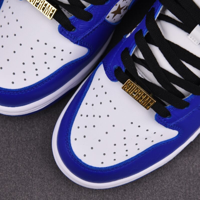 (BEST) Nike Supreme Dunk Low OG SB 'HYPER ROYAL'