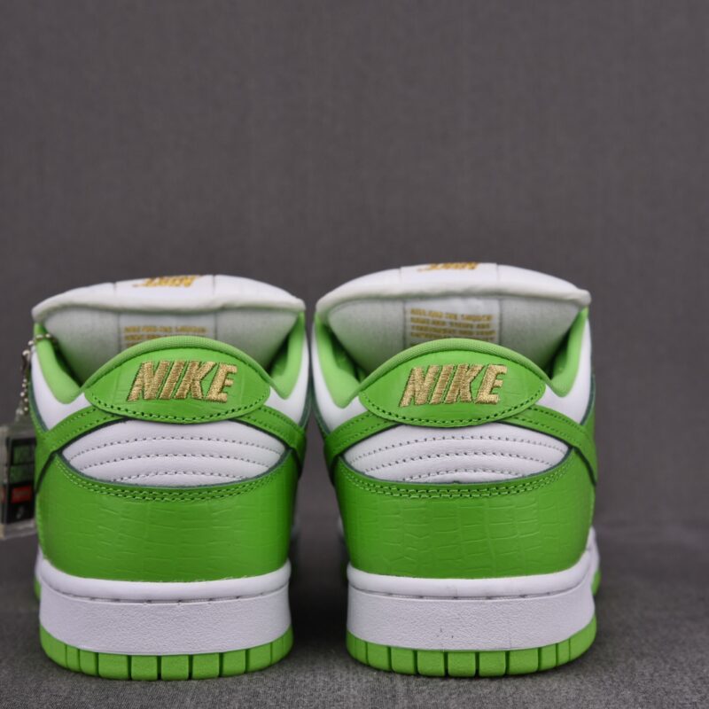 (BEST) Nike Supreme Dunk Low OG SB 'MEAN GREEN'