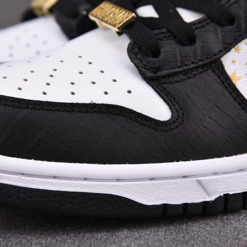 Nike SB Dunk Supreme OG QS 'BLACK'