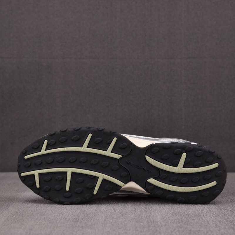 (BEST) New Balance 204L Silver Metallic 'Sage Green'