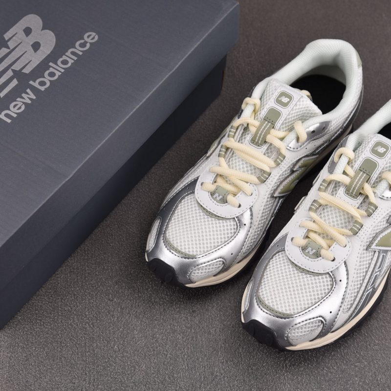 (BEST) New Balance 204L Silver Metallic 'Sage Green'