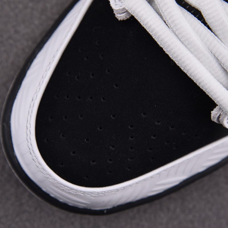 (BEST) Nike SB Dunk Low 'TIGHTBOOTH'