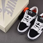 (BEST) Nike SB Dunk Low 'TIGHTBOOTH'