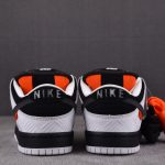 (BEST) Nike SB Dunk Low 'TIGHTBOOTH'