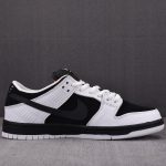 (BEST) Nike SB Dunk Low 'TIGHTBOOTH'