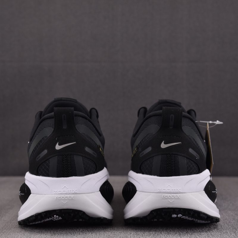 (BEST) Nike Vomero 18 Gore-Tex 'Black White Metallic Silver'