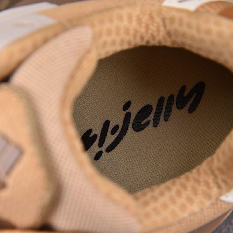 (BEST) Adistar Jellyfish Pharrell Williams 'Tan'