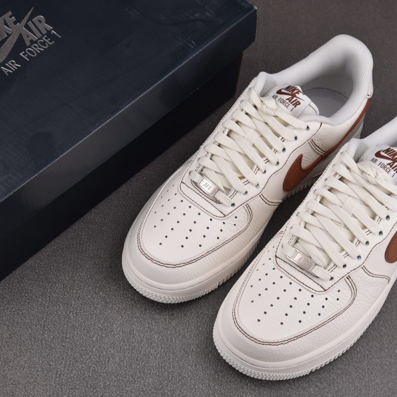 (BEST) Air Force 1 Low '07 LV8 'Ivory Saddle Brown'