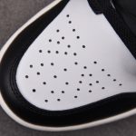 (BEST) Jordan 1 Mid 'Black Toe Starfish'