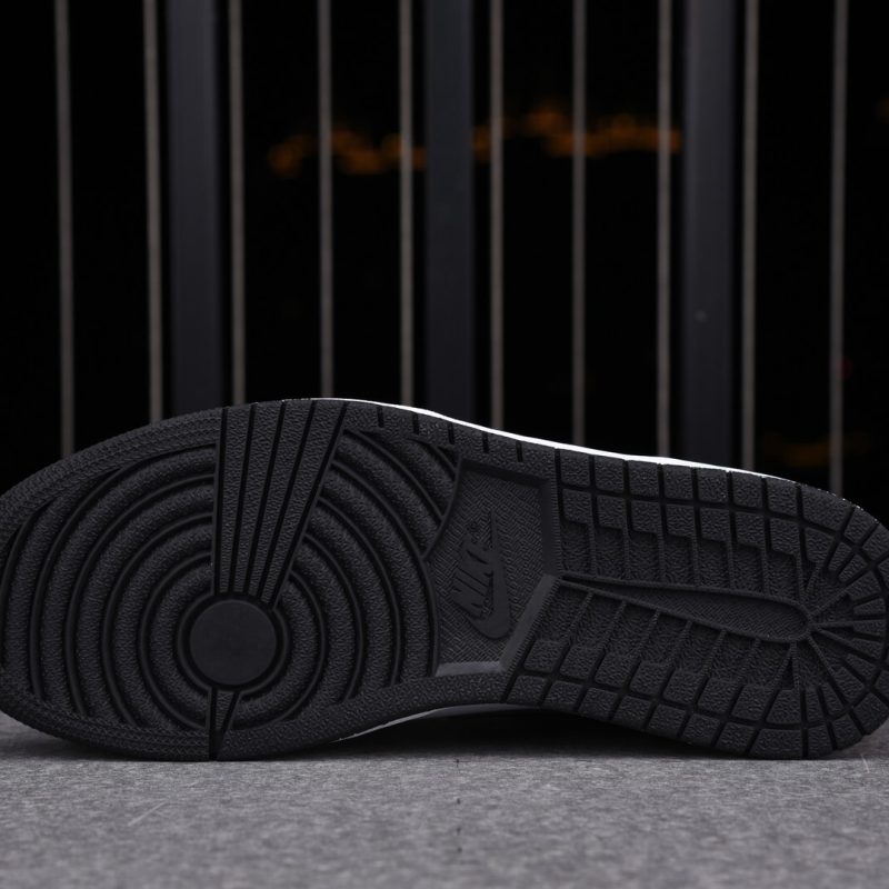 (BEST) Jordan 1 Mid 'Chicago Toe'