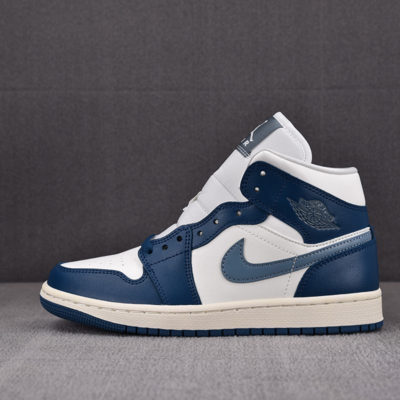 (BEST) Jordan 1 Mid 'Sky J French Blue'