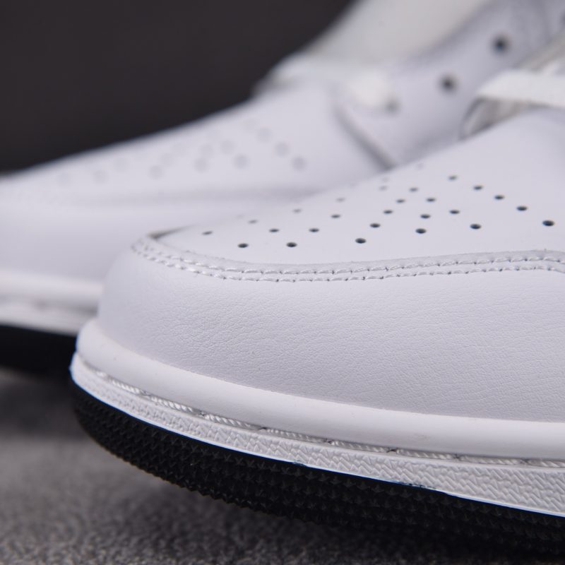 (BEST) Jordan 1 Mid 'White Black'