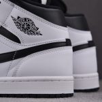 (BEST) Jordan 1 Mid 'White Black'