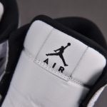 (BEST) Jordan 1 Mid 'White Black'