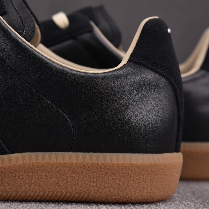 (BEST) Maison Margiela Replica 'Black' Sneakers