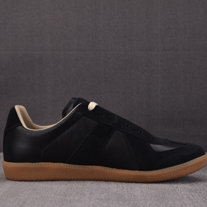 (BEST) Maison Margiela Replica 'Black' Sneakers