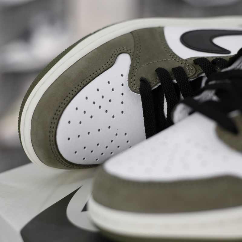 Jordan 1 Retro Low OG 'Medium Olive'