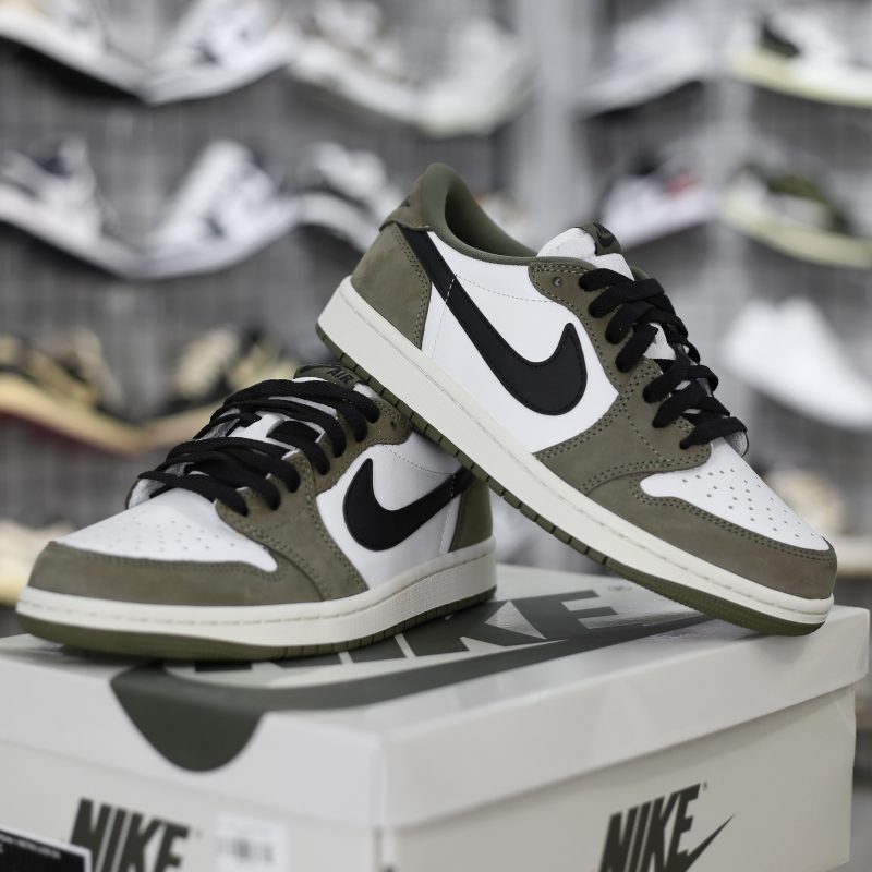 Jordan 1 Retro Low OG 'Medium Olive'