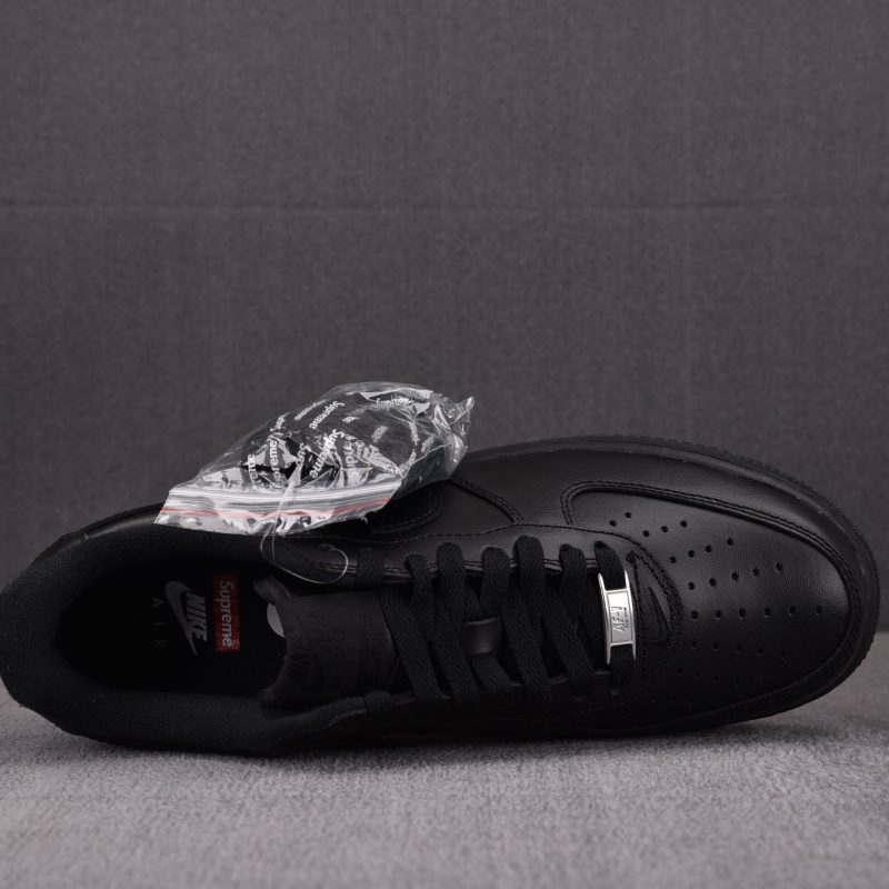 Supreme x Air Force 1 Low 'Black'
