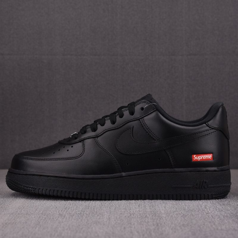 Supreme x Air Force 1 Low 'Black'