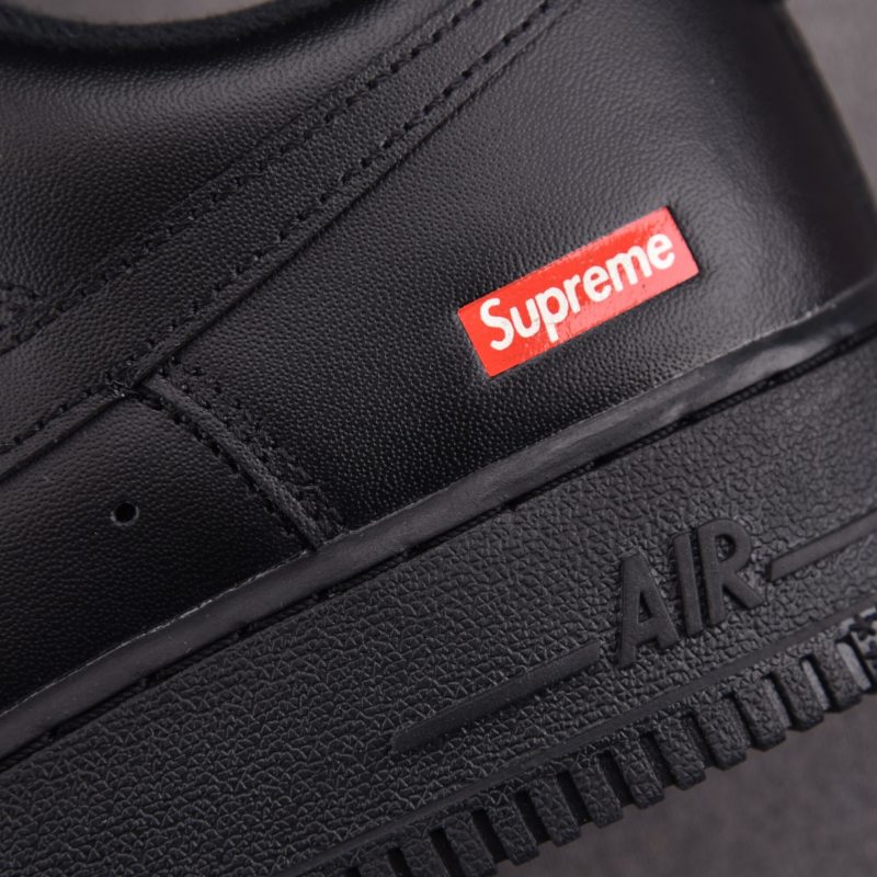 Supreme x Air Force 1 Low 'Black'