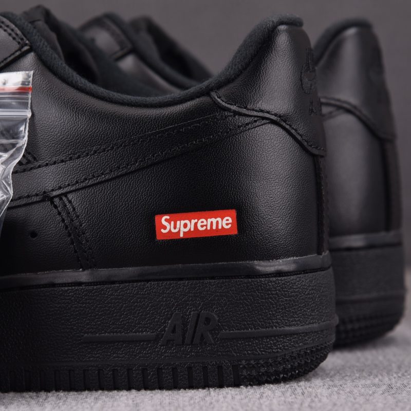 Supreme x Air Force 1 Low 'Black'