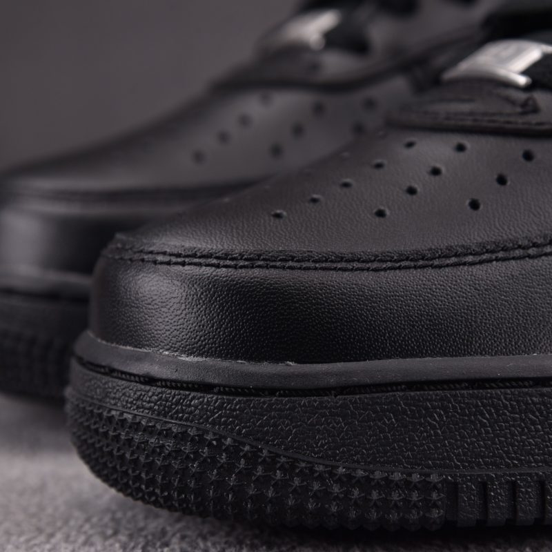 Supreme x Air Force 1 Low 'Black'