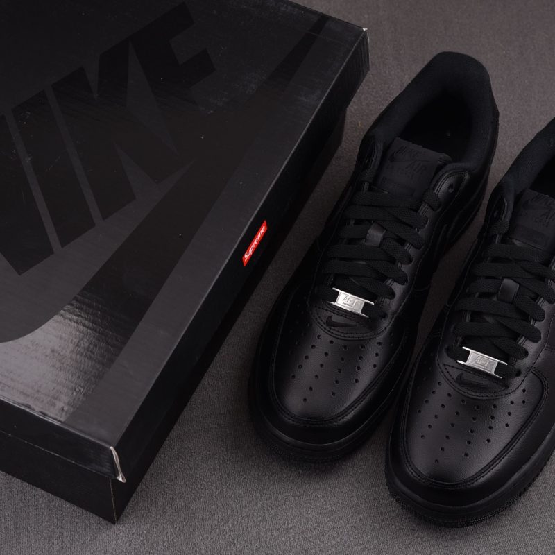 Supreme x Air Force 1 Low 'Black'