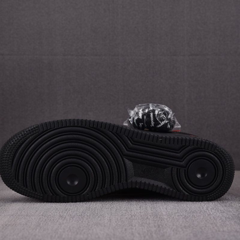 Supreme x Air Force 1 Low 'Black'