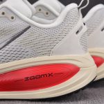 Vomero 18 'Platinum Tint Siren Red'