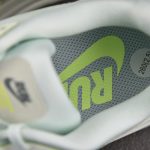 Vomero Premium 'Barely Volt'